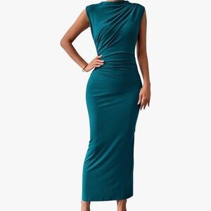 NWT BTFBM Women's Ruched Bodycon Casual Sleeveless Back Slit Elegant Maxi Dress
